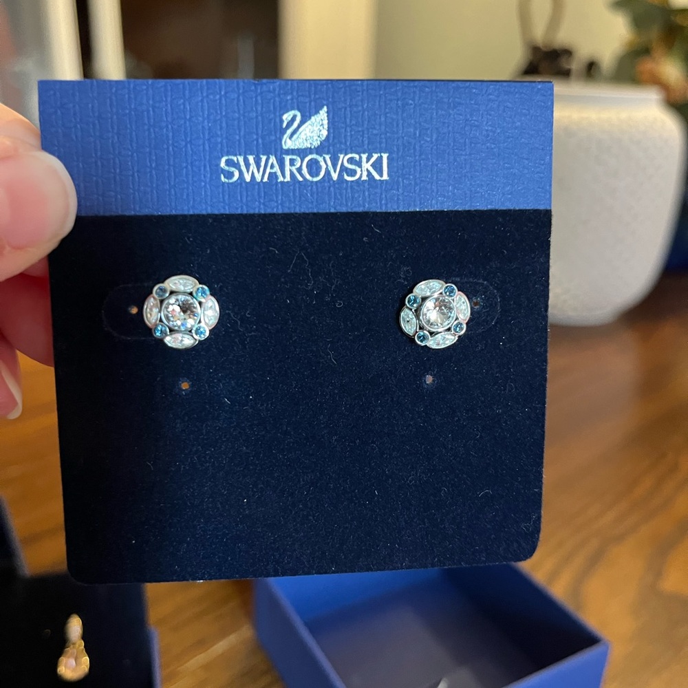Swarovski Crystal Silver Earrings with original boxes - Picture 5 of 5